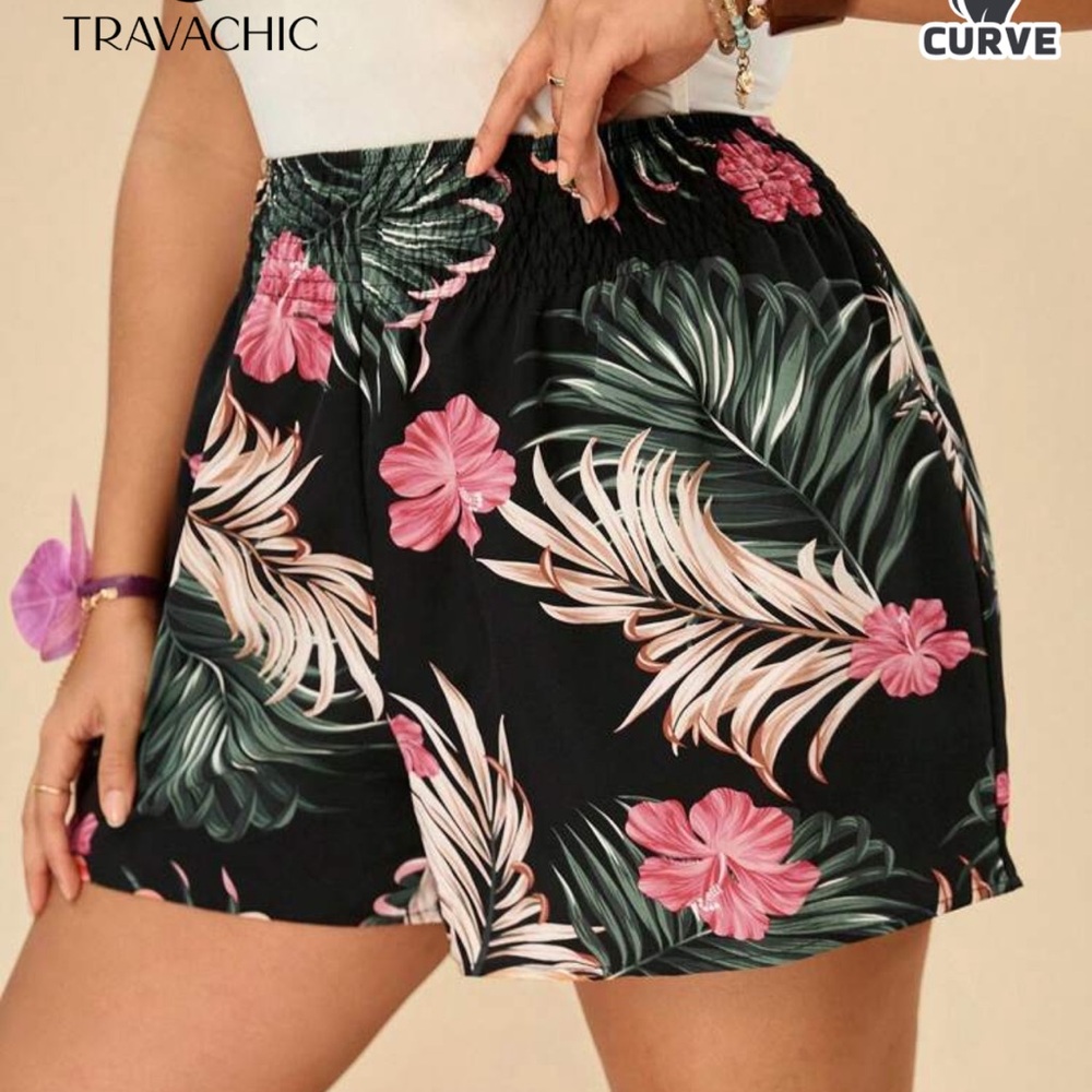 BRAND NEW SHEIN Black Tropical Floral Women's Shorts 🌸
